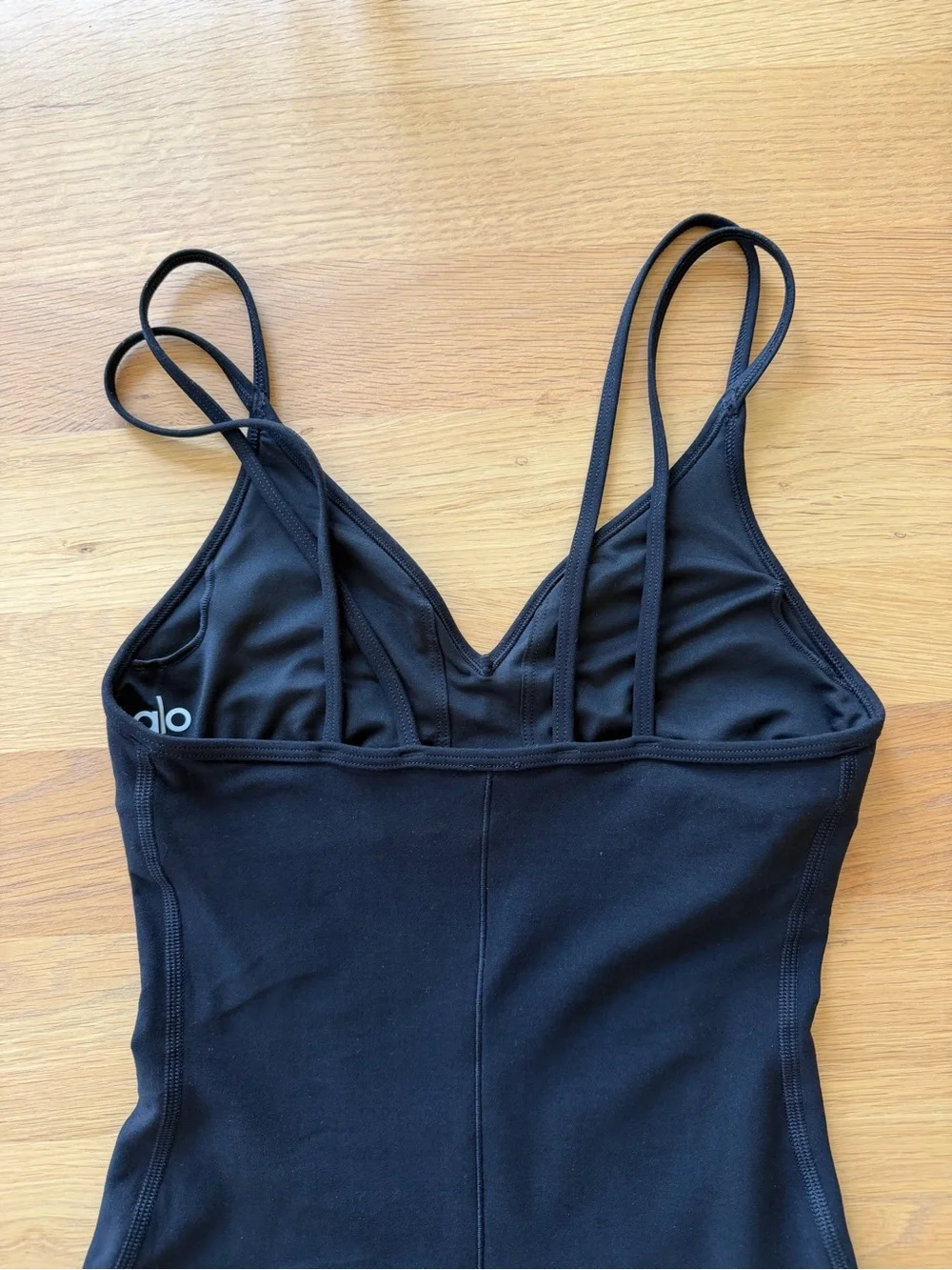 ALO Yoga streamlined black